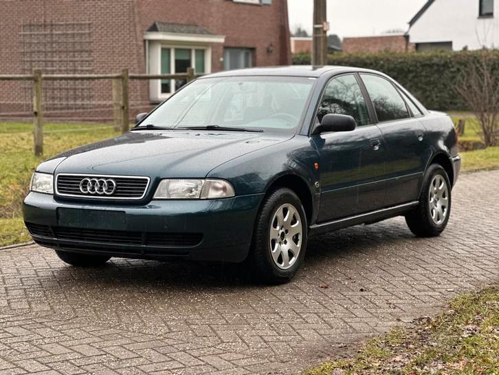 Audi A4 B5 1.6 Benzine 194000 km 1995 met Oldtimer Keuring, Auto's, Audi, Bedrijf, Te koop, A4, ABS, Airbags, Bluetooth, Boordcomputer