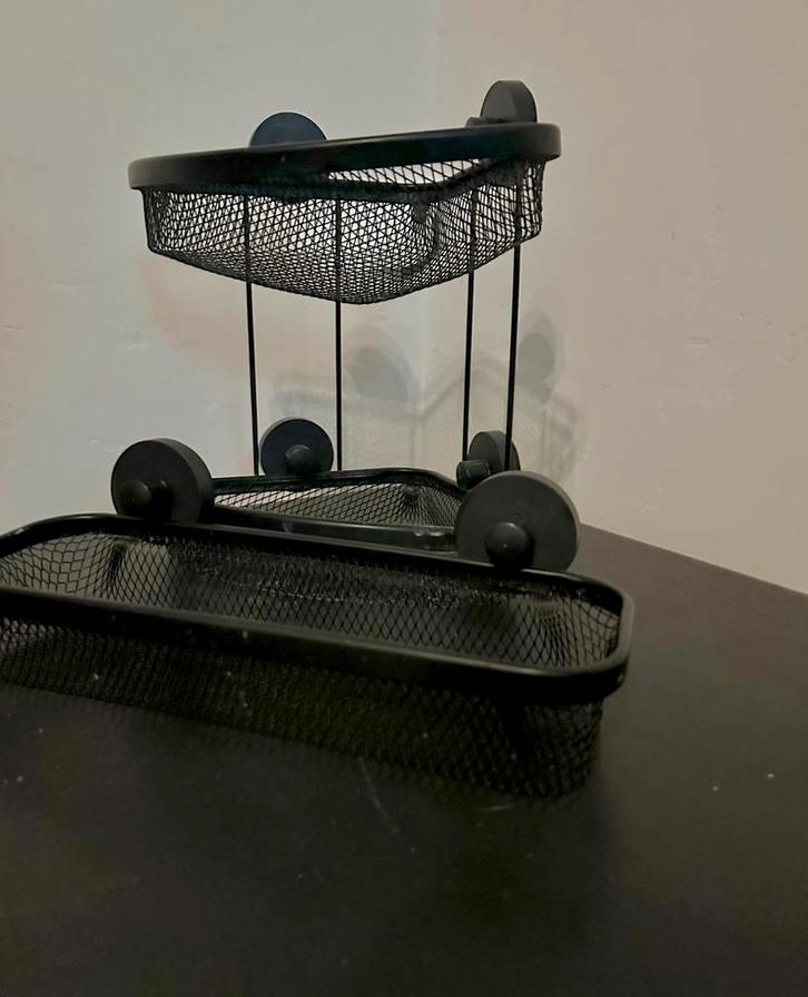 Opbergset voor de badkamer - Zwart metaal (zuignappen), Huis en Inrichting, Woonaccessoires | Etagères, Zo goed als nieuw, Ophalen of Verzenden