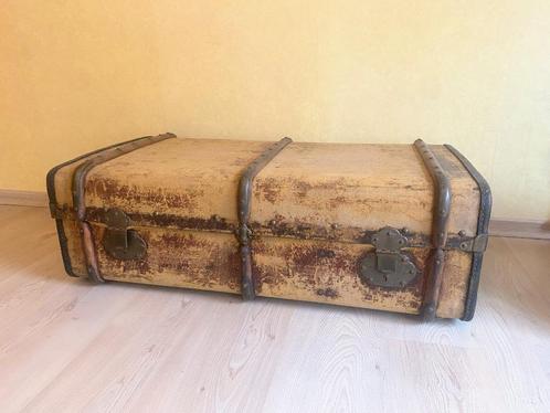 Antiek reiskoffer in hout bekleed met canvas, Antiek en Kunst, Antiek | Woonaccessoires, Ophalen