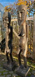 Afrikaanse kunst grote beelden, Ophalen