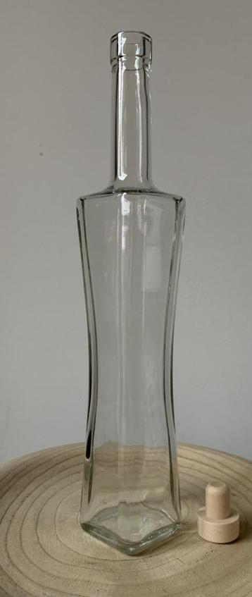 Elegante Quadra flessen 500ml + Kunststof-Vacuüm Dop beschikbaar voor biedingen