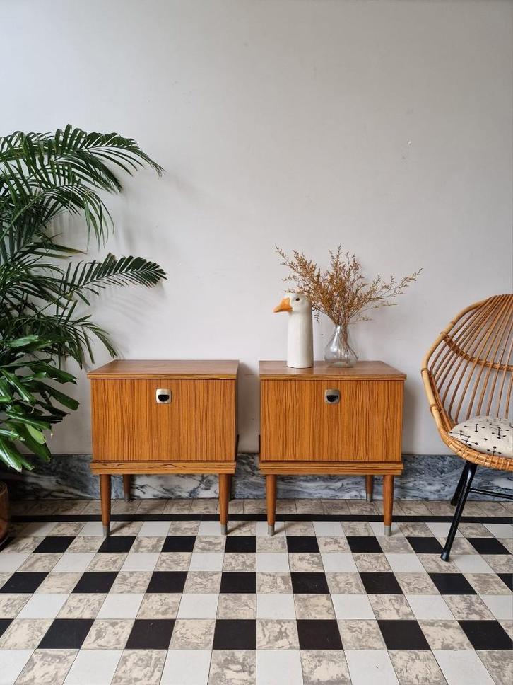 Vintage midcentury nachtkastjes | kastjes | retro, Huis en Inrichting, Slaapkamer | Nachtkastjes, Gebruikt, 55 tot 70 cm, 45 tot 65 cm