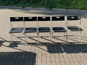Set vam 5 plooistoelen beschikbaar voor biedingen