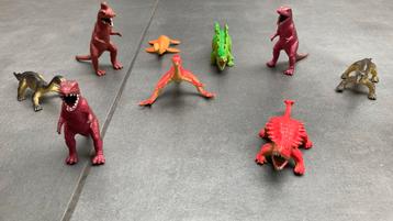 264: dinosaurussen  10 figuren 