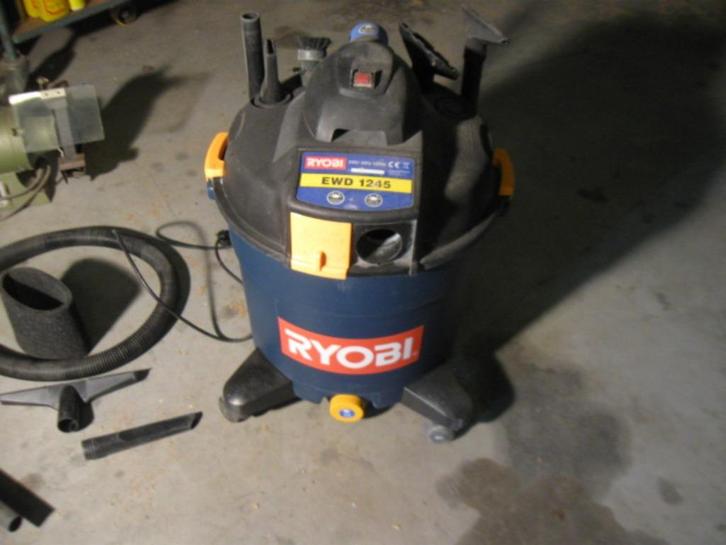 Stof en water zuiger ROYBI edw1245 1200 watt 45 liter tank, Doe-het-zelf en Bouw, Reinigingsmachines, Zo goed als nieuw, Waterstofzuiger