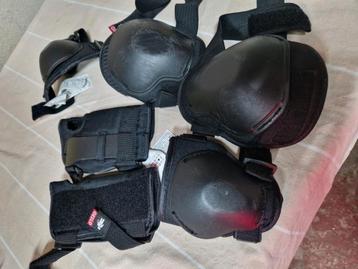 Knie elleboog - hand beschermers beschikbaar voor biedingen