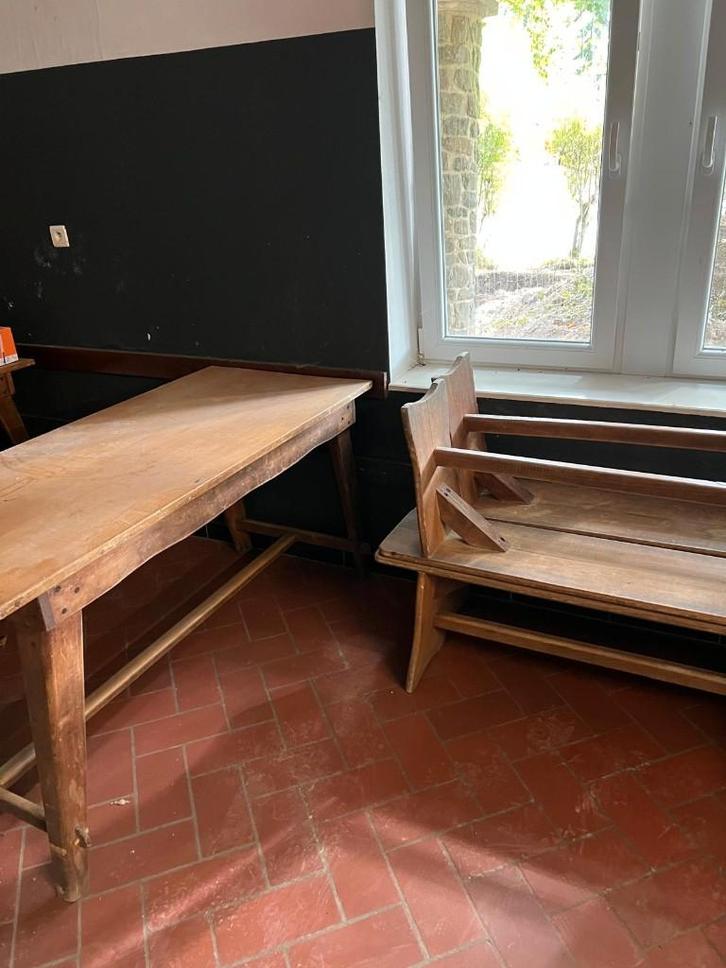 2 banken + eikenhouten tafels (16 banken en 8 tafels), Antiek en Kunst, Antiek | Meubels | Tafels, Ophalen