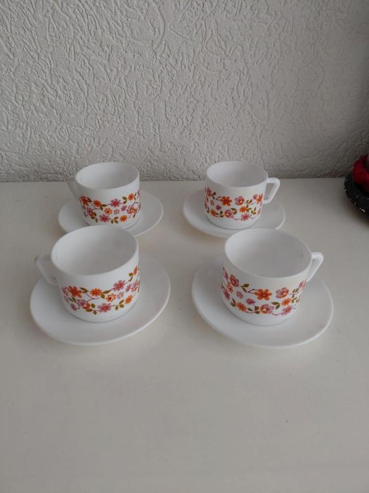 4 vintage tassen, Verzamelen, Retro, Ophalen of Verzenden