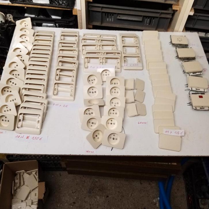 pr20 schakelaars enz, Doe-het-zelf en Bouw, Elektriciteit en Kabels, Ophalen of Verzenden