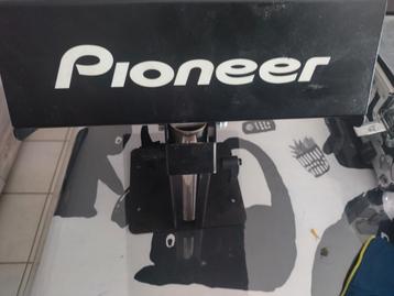 Pioneer stands (2 stuks)