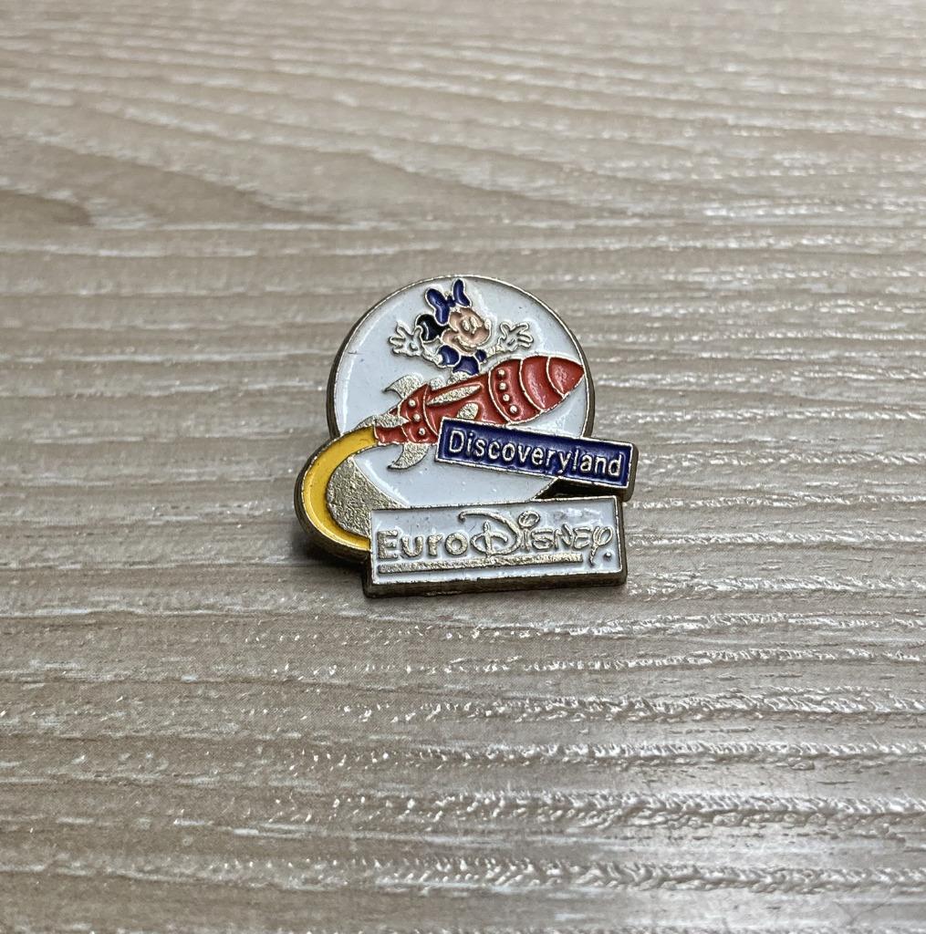 PIN - EURO DISNEY - DISCOVERYLAND - MINNIE MOUSE, Envoi, Utilisé, Figurine, Insigne ou Pin's
