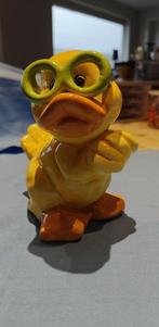 spaarpot knalgele eend met groene bril keramiek, Enlèvement ou Envoi, Neuf, Pierre, Poterie ou Céramique, Animal