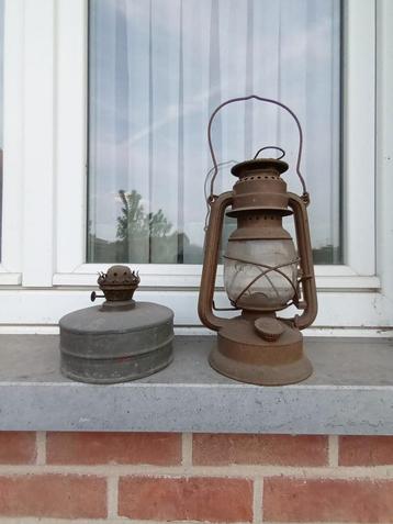 2 Oude olielampen, minstens 100 jaar oud beschikbaar voor biedingen