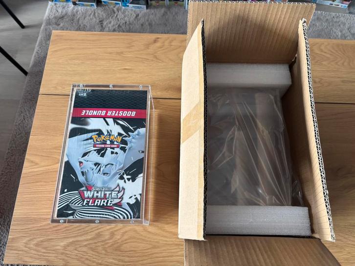 Booster Bundle Display Acrylic Case 8mm Thick Protective, Hobby & Loisirs créatifs, Jeux de cartes à collectionner | Pokémon, Comme neuf