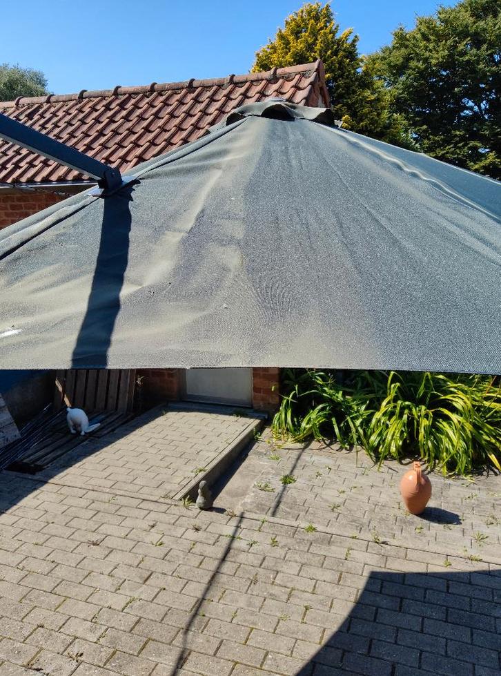 Parasol, Jardin & Terrasse, Parasols, Utilisé, Parasol mural, 2 à 3 mètres, Enlèvement