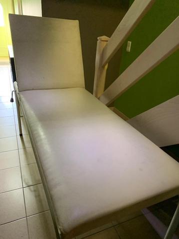 Massagetafel  beschikbaar voor biedingen