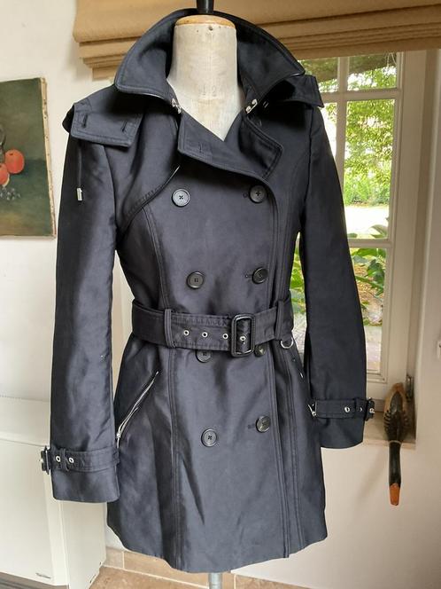 Regenjasje met kap , Zara , maat M (38 en 40), Kleding | Dames, Jassen | Winter, Maat 38/40 (M), Zwart, Ophalen of Verzenden