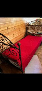 Superromantisch bed, Huis en Inrichting, Ophalen, Zo goed als nieuw, Twijfelaar
