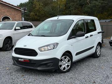 Ford Transit Courier Benzine Manueel Weinig Kilometers Airco beschikbaar voor biedingen