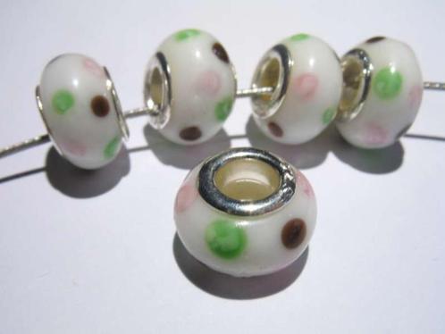 Glasbedel: wit met groene, bruine, roze bollen, Handtassen en Accessoires, Bedels, Nieuw, Overige merken, Glas of Kristal, 2 of 3 bedels