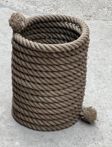 Original WWII Heavy-Duty Rope 4 cm Thick – 20 Meters Long beschikbaar voor biedingen