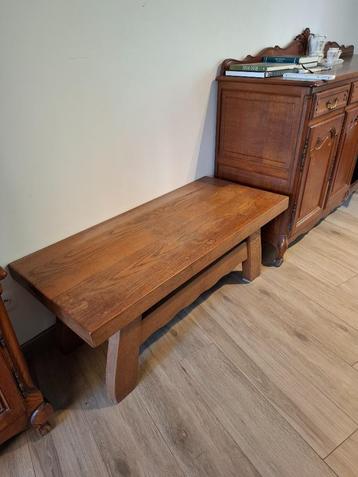 Zitbank beschikbaar voor biedingen