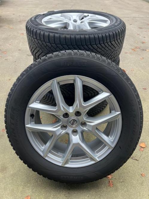 Originele Volvo Wintersets 235/55 R18, Autos : Pièces & Accessoires, Pneus & Jantes, Pneus et Jantes, Pneus hiver, 18 pouces, 235 mm