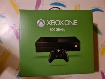 Xbox One 500gb met controller, kabels, boekjes in nieuwstaat beschikbaar voor biedingen