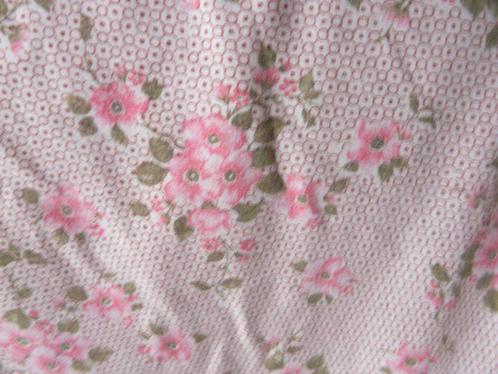 drap housse vintage en flanelle à motif floral 120x190 cm, Maison & Meubles, Chambre à coucher | Linge de lit, Utilisé, Drap-housse ou Taie d'oreiller