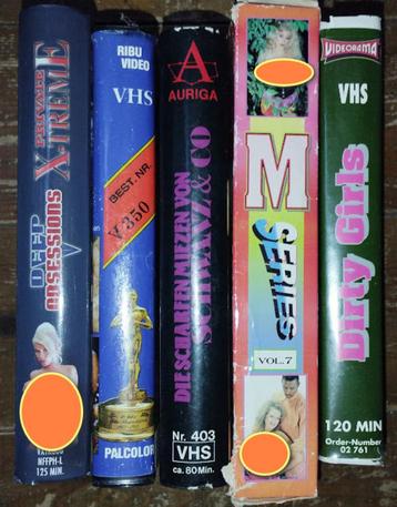 Set van 5 VHS voor volwassenen beschikbaar voor biedingen