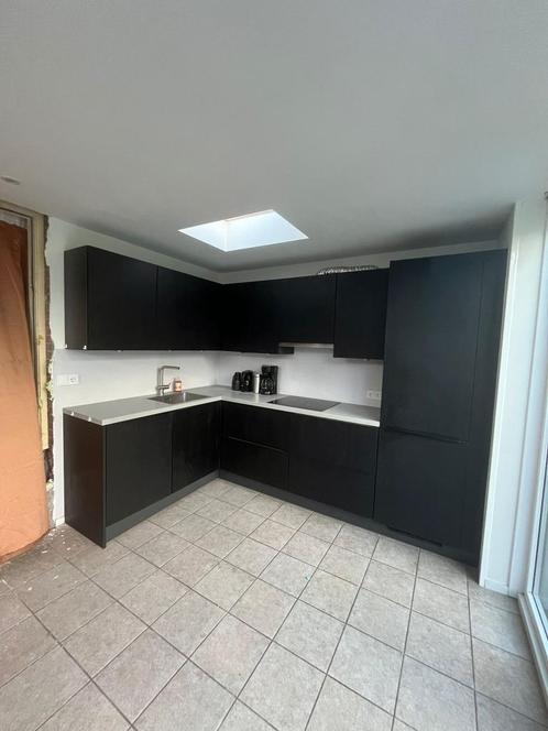 matzwarte hoekkeuken met houtnerf GEDEMONTEERD, Huis en Inrichting, Keuken | Complete keukens, Zo goed als nieuw, Hoekkeuken, Zwart