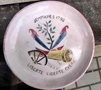 Plat en ceramique de dour signe louis van de spiegle, Enlèvement ou Envoi