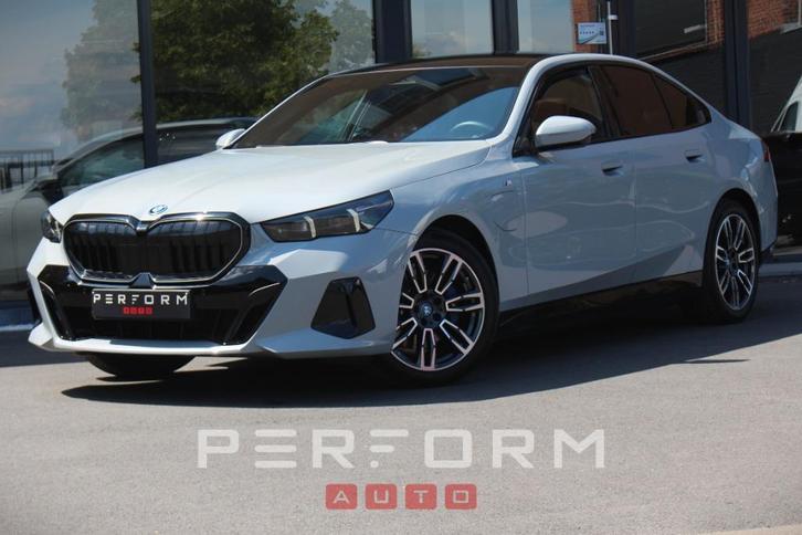 BMW 530e G60*M-PACK*HYBRID*PANO DAK* + FABRIEKSGARANTIE, Auto's, BMW, Bedrijf, Te koop, 5 Reeks, ABS, Achteruitrijcamera, Adaptieve lichten