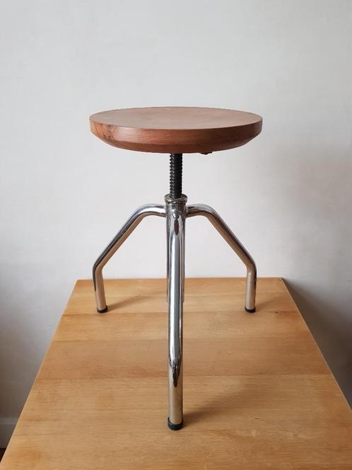 Manubelge - Vintage verchroomde medische kruk, Huis en Inrichting, Krukjes, Zo goed als nieuw, Overige materialen, In hoogte verstelbaar