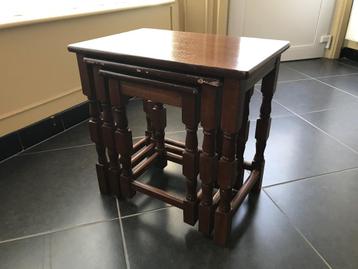 Uitschuifbare tafel beschikbaar voor biedingen