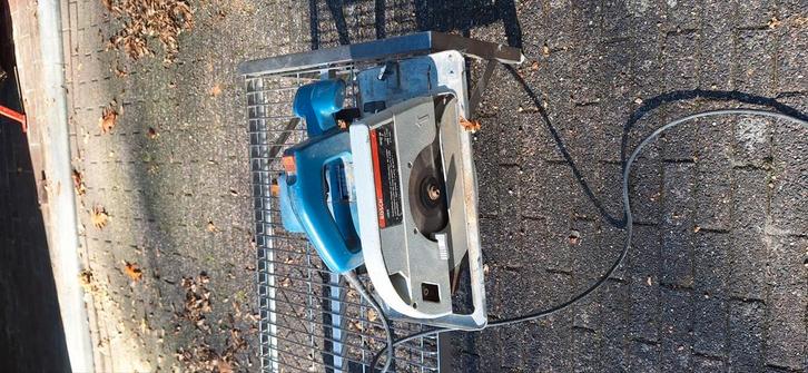Bosch Cirkelzaag 1600W in Houtenkist, Doe-het-zelf en Bouw, Gereedschap | Zaagmachines, Gebruikt, Cirkelzaag, Ophalen