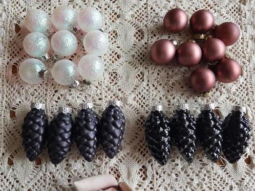 Diverse glazen kerstballetjes, zwarte dennenappeltjes, KERST, Diversen, Kerst, Gebruikt, Ophalen of Verzenden