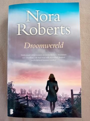 Nora Roberts  - Droomwereld  beschikbaar voor biedingen