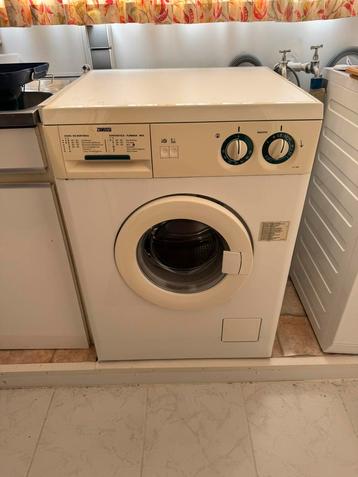 Wasmachines en droogkast beschikbaar voor biedingen