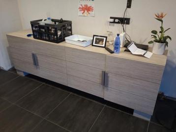 Dressoir en barkast in goede staat  beschikbaar voor biedingen