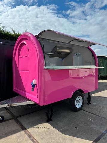 Nieuw!!!! Roze foodtruck beschikbaar voor biedingen