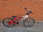 BMX race fiets +staander en extra zadel, Fietsen en Brommers, Fietsen | Crossfietsen en BMX, Ophalen, Zo goed als nieuw