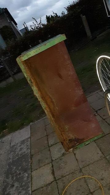 Grondbak tractor  beschikbaar voor biedingen