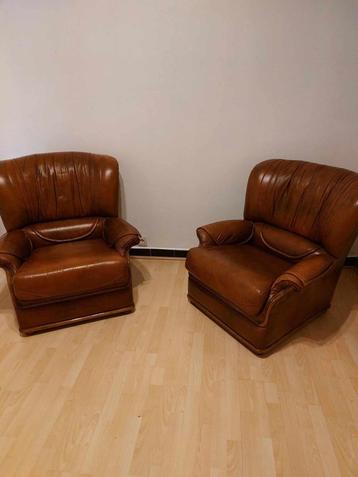 2 fauteuils en très beau cuir et parfait état