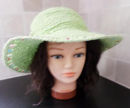 Zomerhoed in licht groene kleur, Kleding | Dames, Hoeden en Petten, Nieuw, Ophalen of Verzenden
