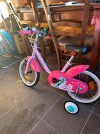 B-twin kinderfiets ( met steunwieltjes), Fietsen en Brommers, Fietsen | Driewielers, Ophalen, Zo goed als nieuw
