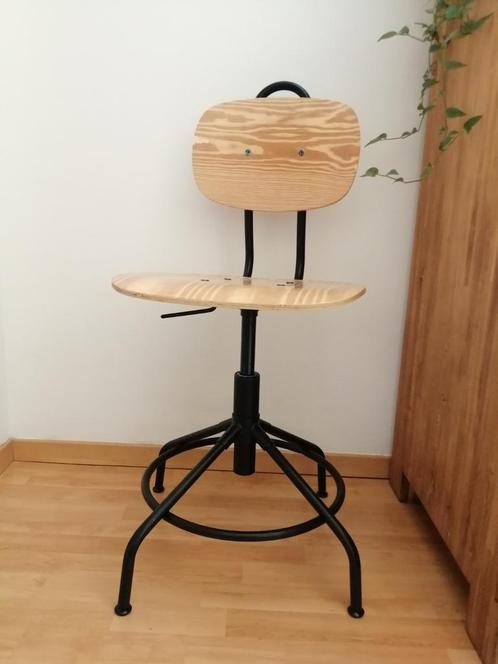 KULLABERG draaistoel, grenen en zwart Ikea, Huis en Inrichting, Bureaustoelen, Zo goed als nieuw, Zwart, Ophalen