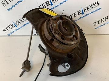 Fusee links-achter van een Mercedes S-Klasse beschikbaar voor biedingen