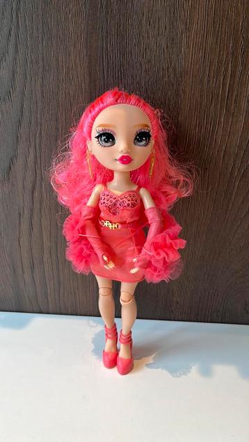 Rainbow High pop beschikbaar voor biedingen