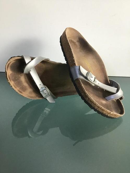 Gratis Verzenden | Birkenstock Piazza zilveren slippers 38, Kleding | Dames, Schoenen, Zo goed als nieuw, Slippers, Overige kleuren